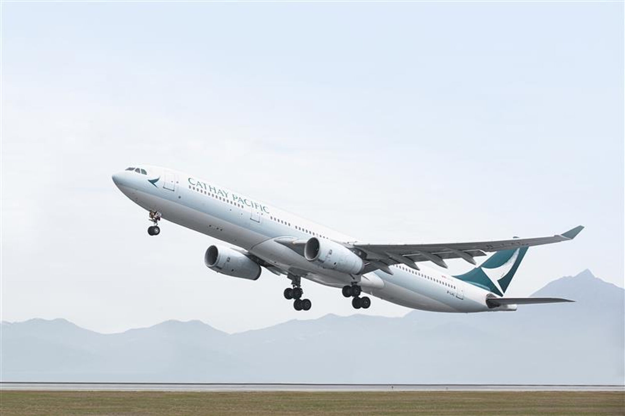 Cathay Pacific renews content distribution agreement with Travelport